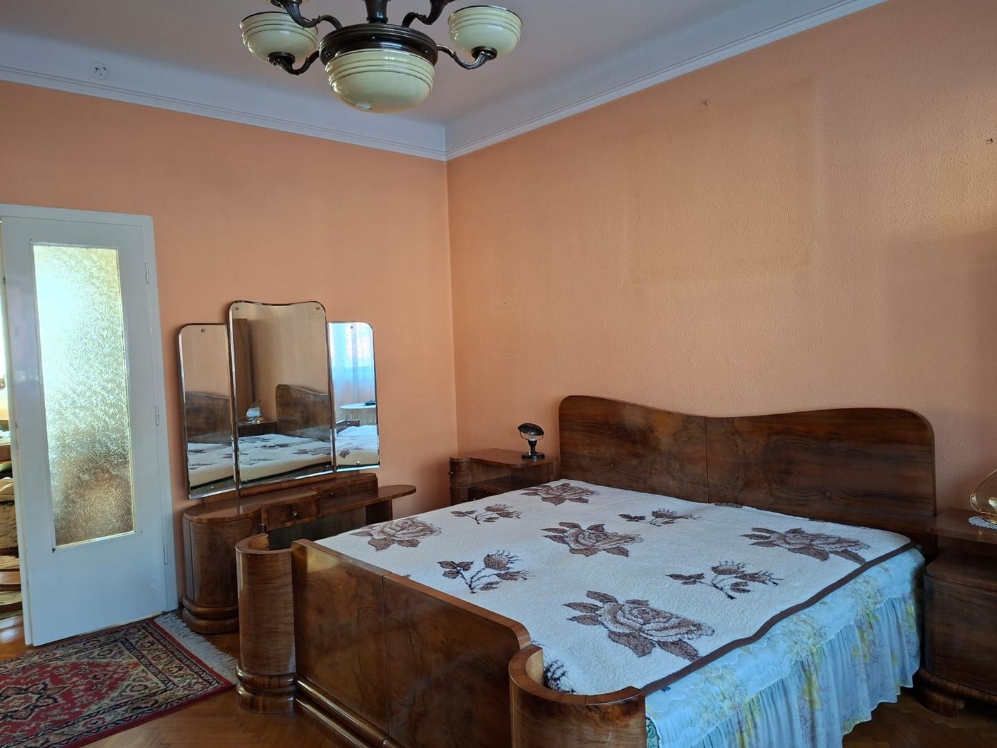 Apartament cu 3 camere si garaj in zona centrală - Poză 9