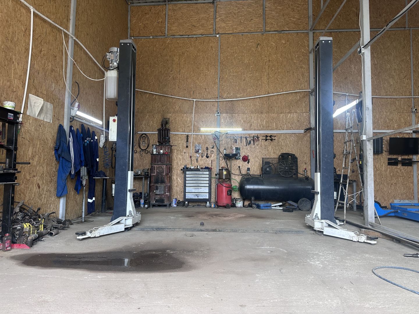 Service auto și spațiu comercial de închiriat! - Poză 1