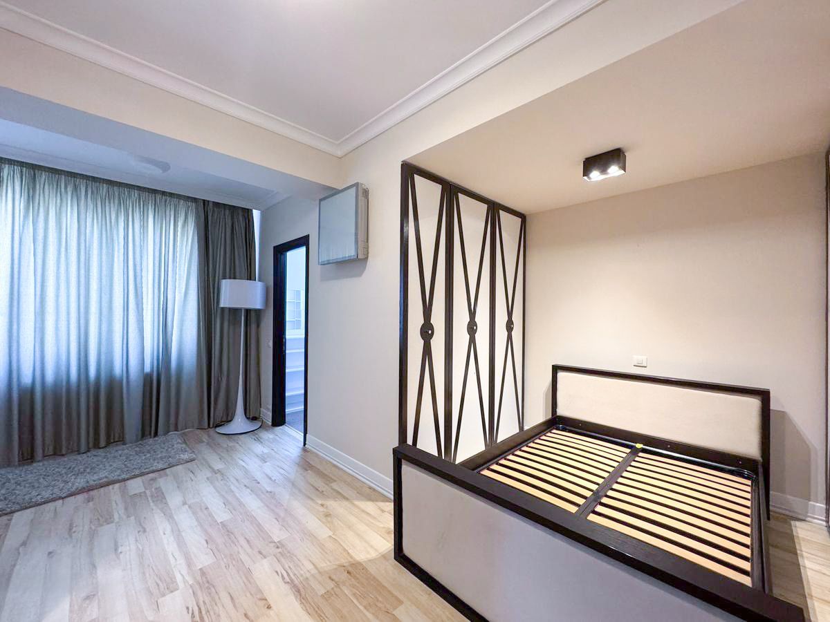 Luxury 4-Bedroom Triplex with Floating Terrace & Panoramic Views - Poză 16