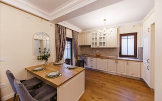 Casa de Lux cu Design Clasic și Piscină la limita dintre Timișoara și Dumbrăvița - Poză 5