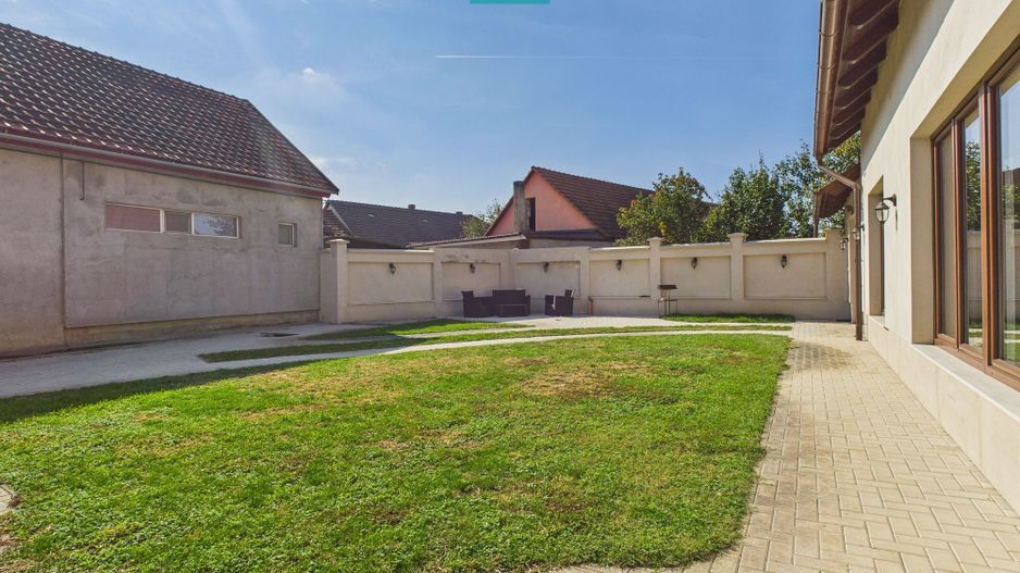 Casă modernă cu 2 corpuri, 5 camere în Pecica - Poză 11