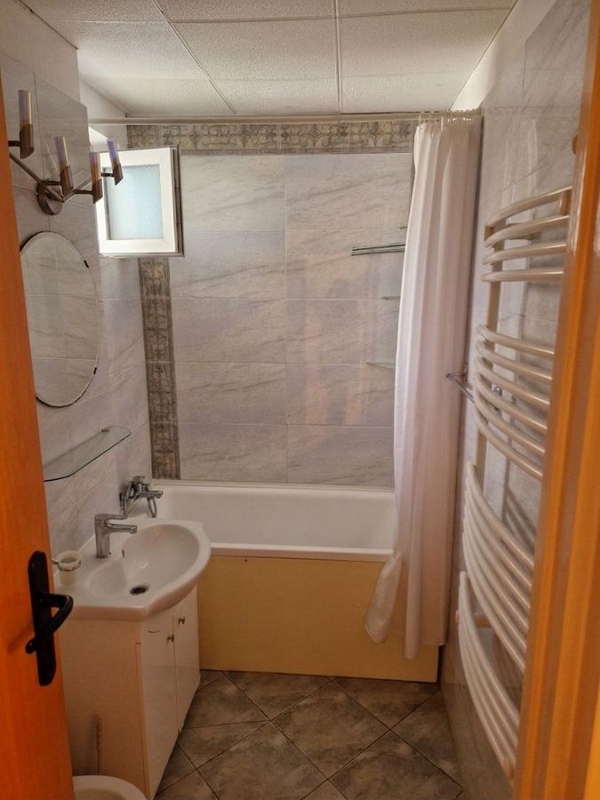 Vanzare 4 camere Titan, 2 bai, 2 minute metrou Grogorescu - Poză 5