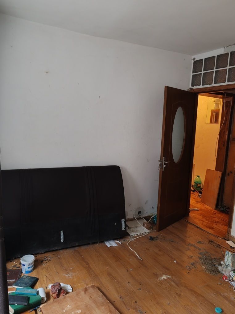 APARTAMENT  DECOMANDAT ZONA VITAN - Poză 3