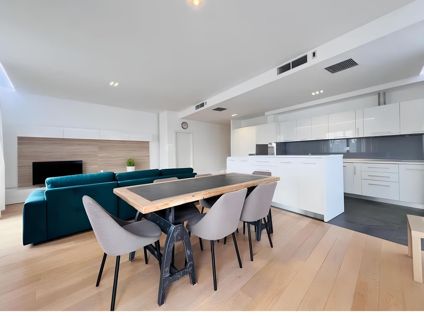 Apartament premium 4 camere I One Floreasca Lake | Vedere lac - Poză 3