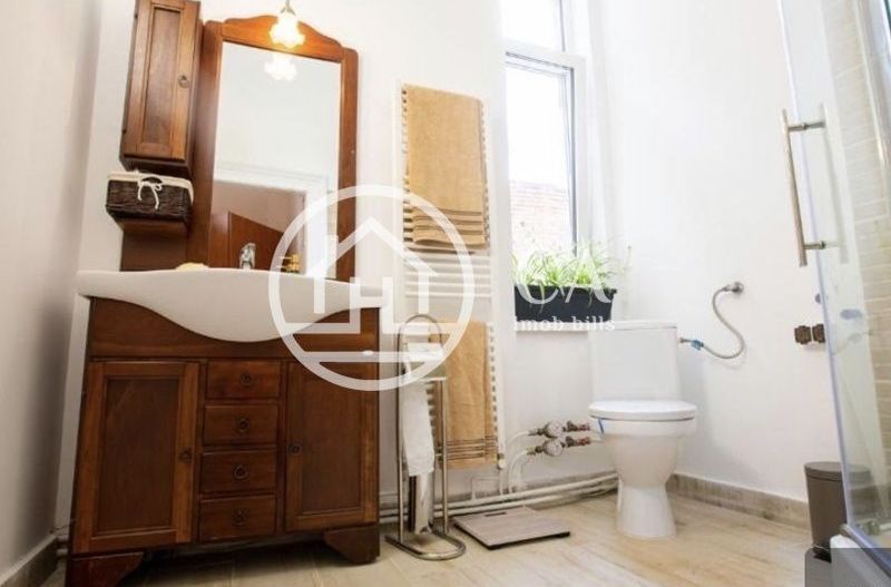 Apartament de vânzare cu 3 camere în zona Ultracentrală, Oradea - Poză 4