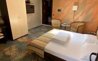 Pensiune cu 18 camere in centrul Brasovului - Poză 3