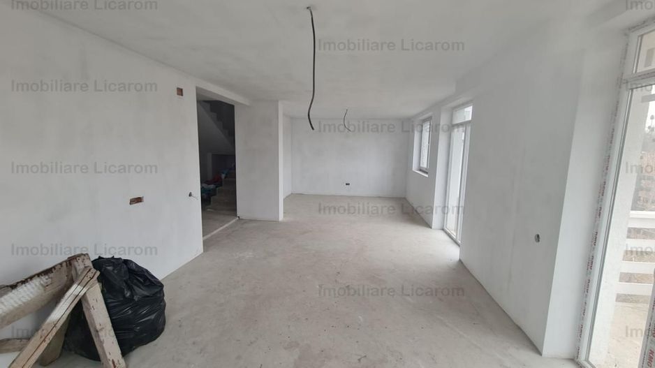 Vila Stupini P+E, 5 camere,curte,acces auto.(Parte Duplex) - Poză 1