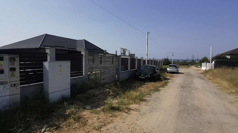 Casa la rosu în Plaiul Vulcănești - Poză 7