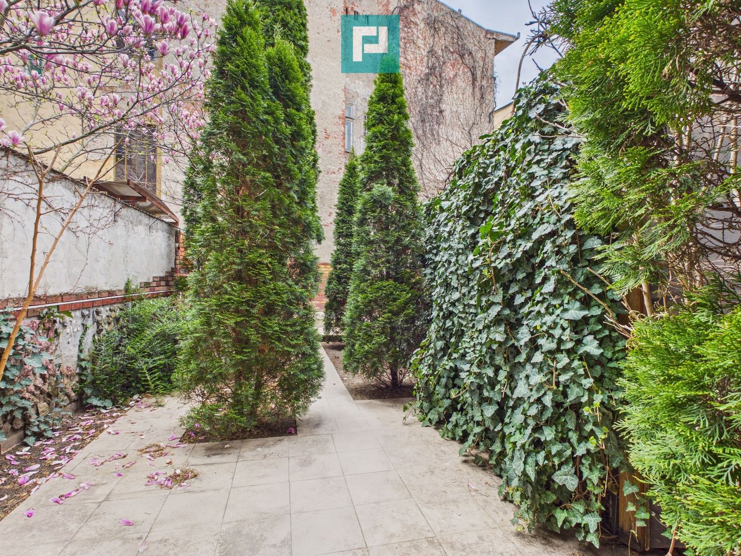 Apartament spațios în clădire ultracentrală - Poză 12