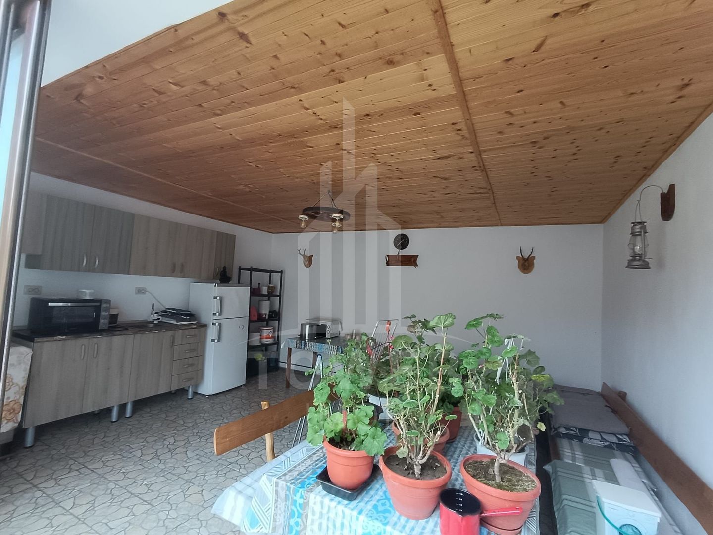 Casă de vânzare în satul Roșia cu vedere panoramică spre Munții Făgăras - Poză 14