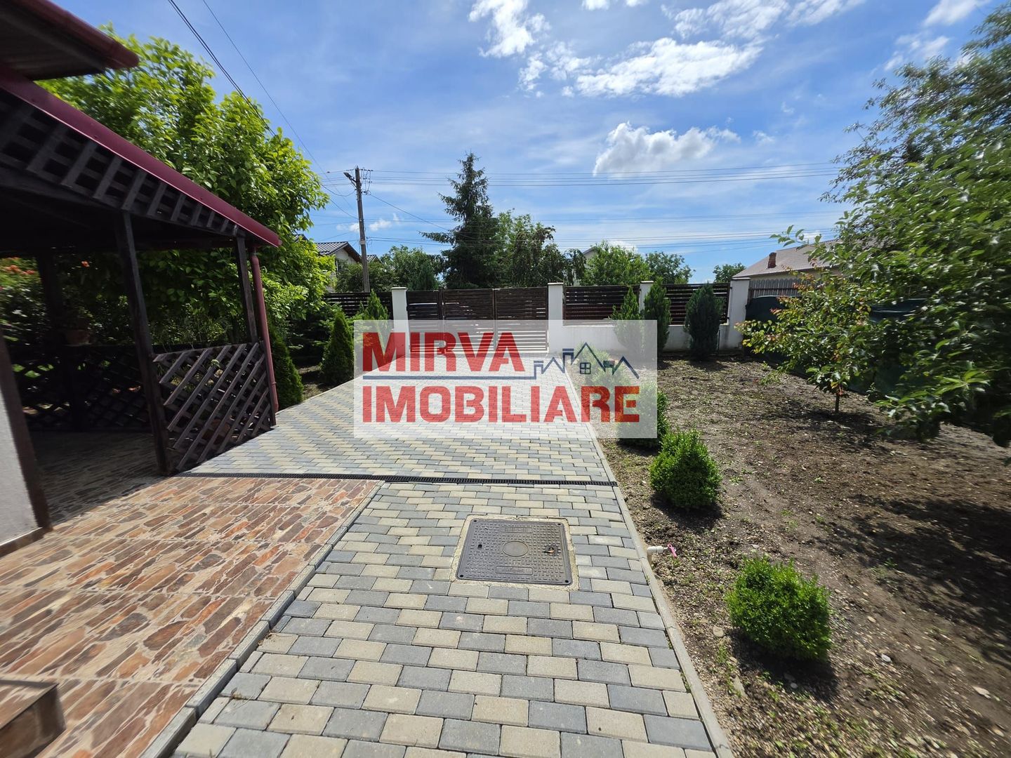 🏡 Casă renovată cu 6 camere, teren 557 mp – Berceni, Prahova - Poză 28