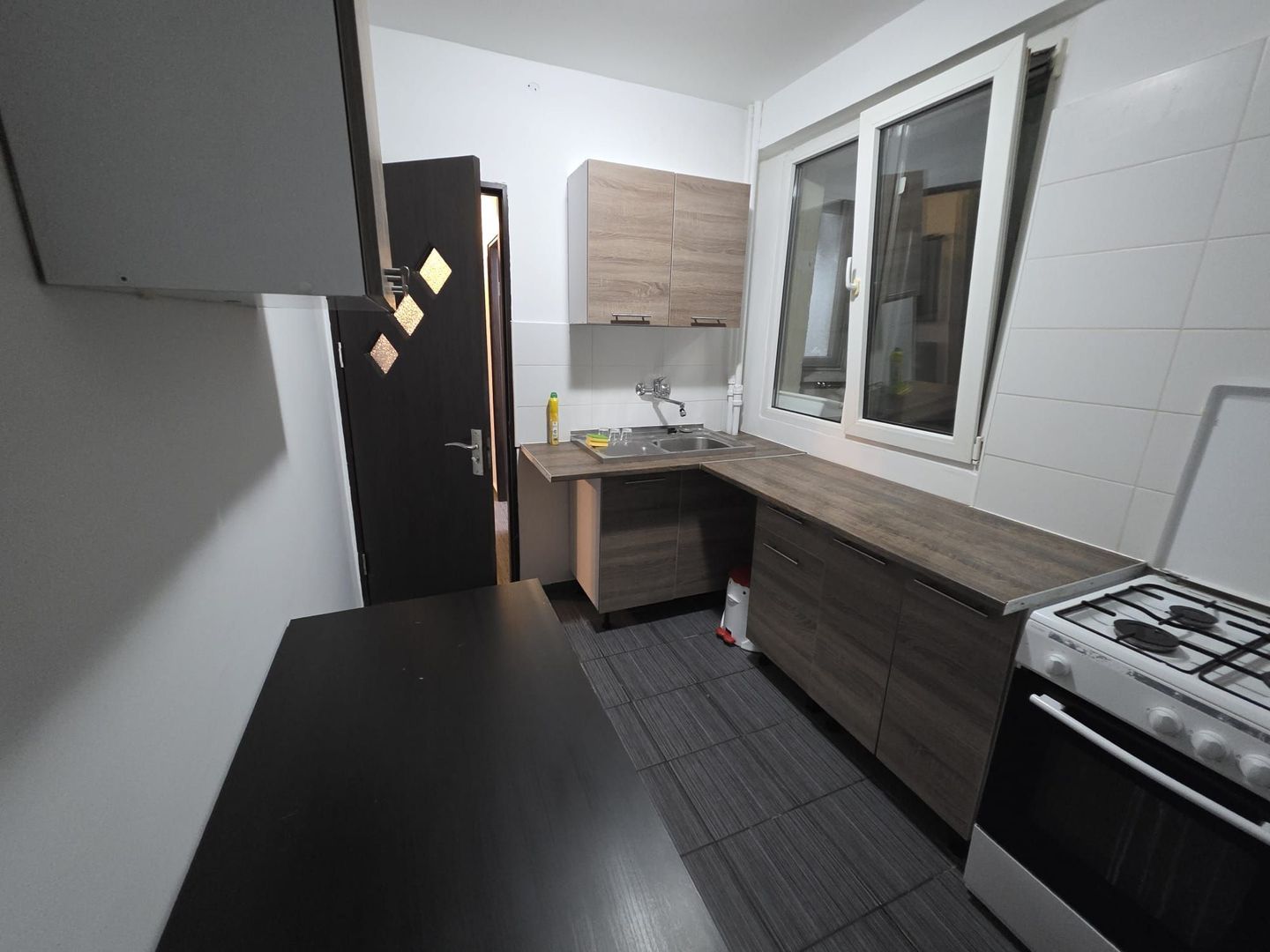 Apartament 2 camere decomandat Eroii Revolutiei - Metrou - Poză 5
