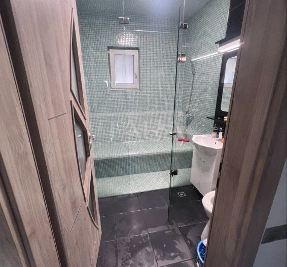 Casă / Vilă cu 4 camere de vanzare in Floresti, zona Eroilor - Poză 10