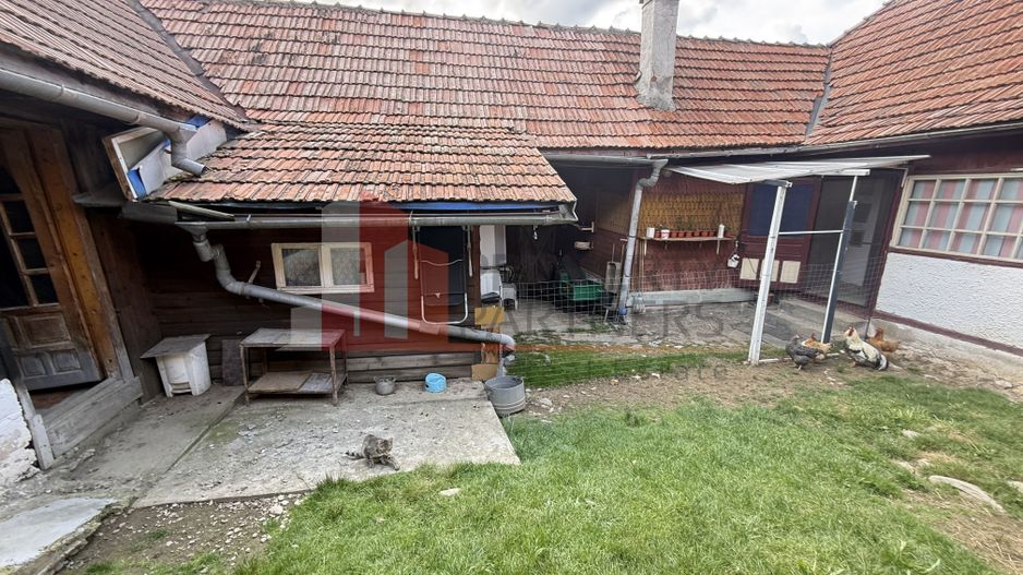 Casă tradițională sat Poarta, comuna Bran teren 4000 mp - Poză 10