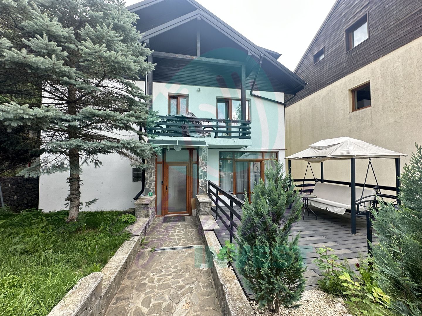 Apartament in vila la ' POALELE MUNTILOR' - Poză 2