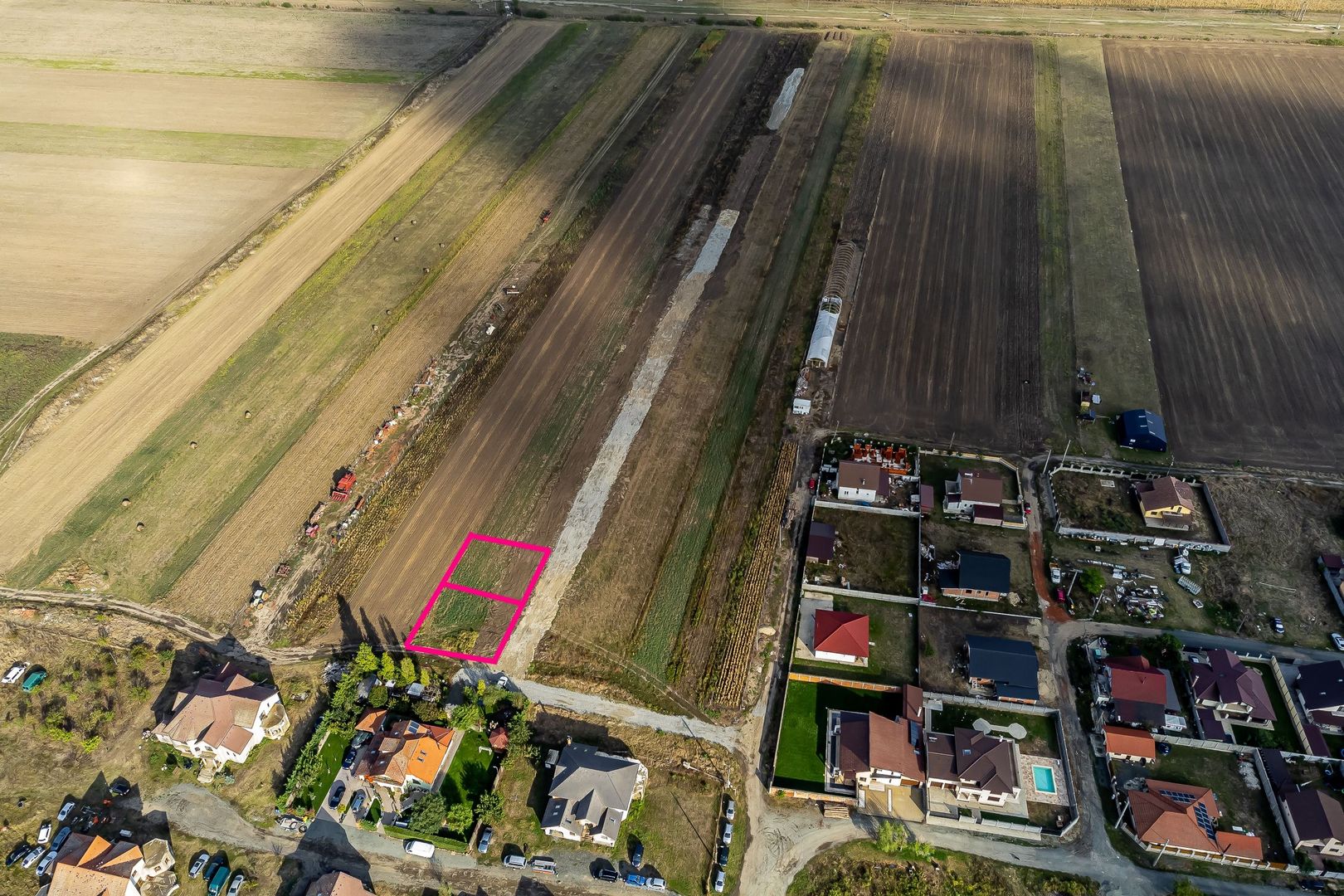 Teren pentru construcții în Livada, Arad, suprafață de 500 mp, FS 20m. - Poză 2