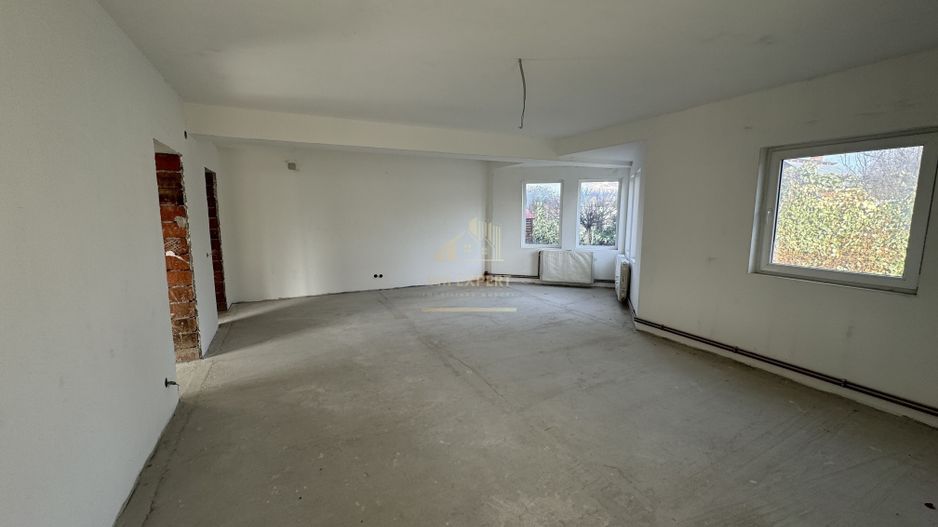 VILA 5 CAMERE,TEREN 560 MP, CAMPULUNG, ARGES - Poză 13