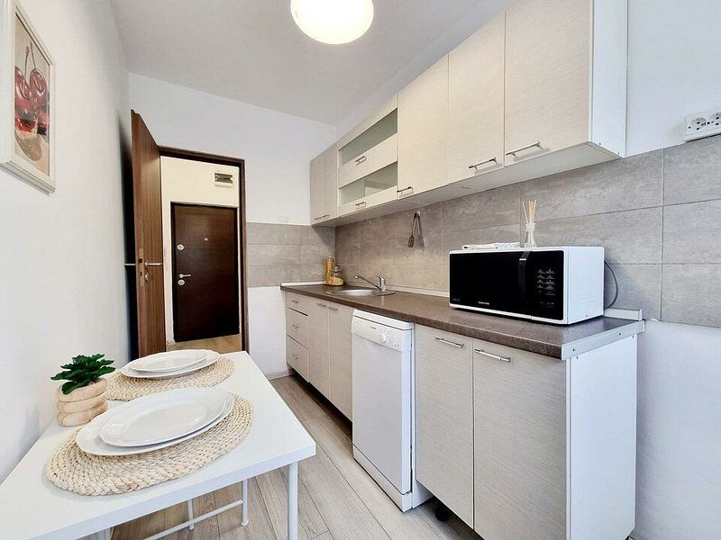 3 Cam Renovat Victoriei Iancu de Hunedoara Metrou Stradal Vedere Spate Lateral - Poză 9