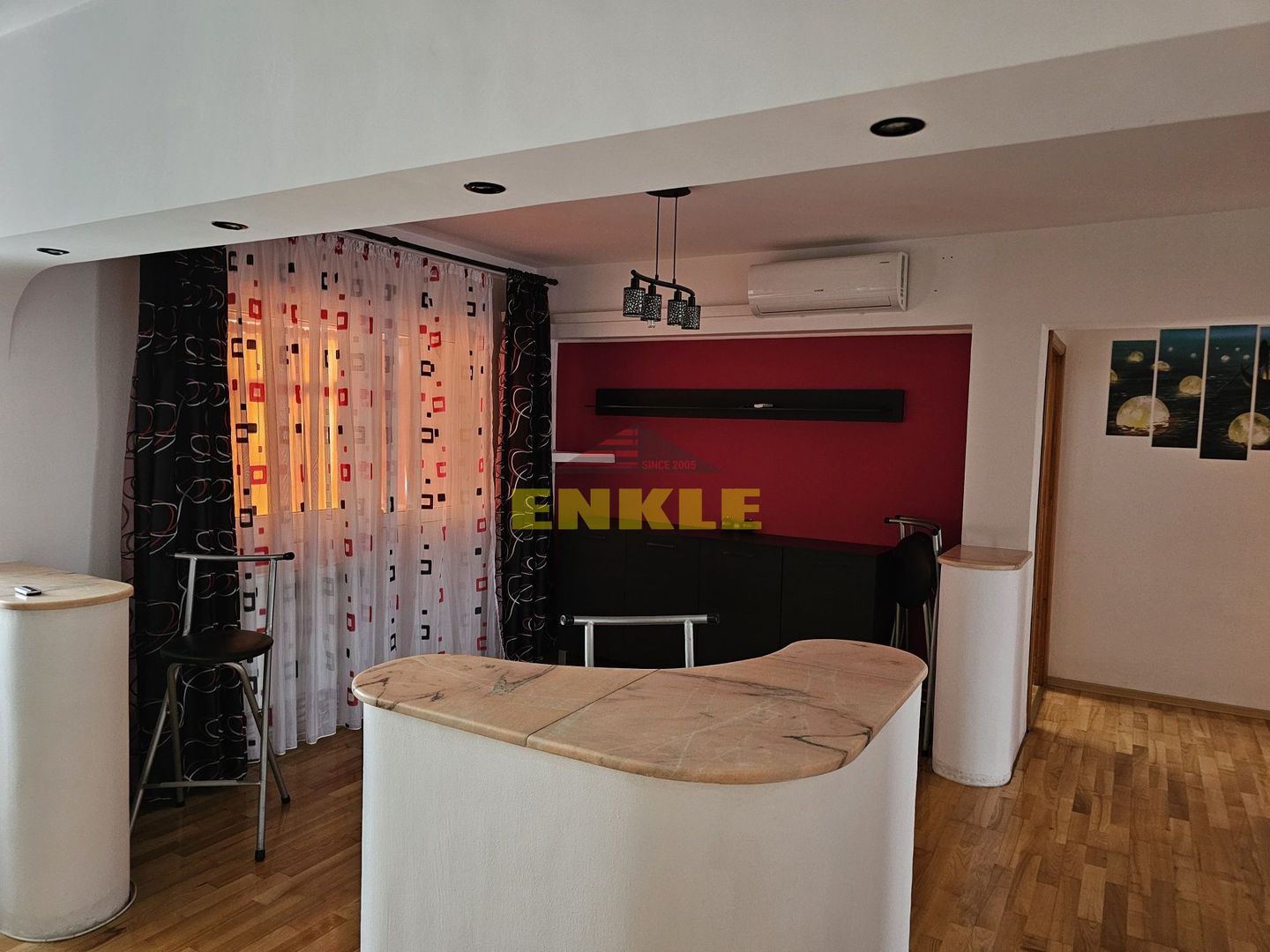 De închiriat apartament 3 camere – zona Piața Mare - Poză 2