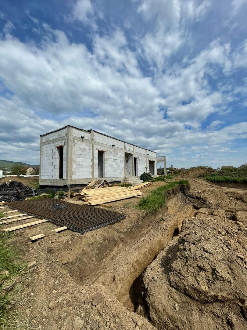 Casa la rosu de vanzare in Alba Iulia - Poză 4