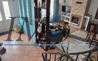 Casă de vânzare zona centrala Aiud - Poză 1