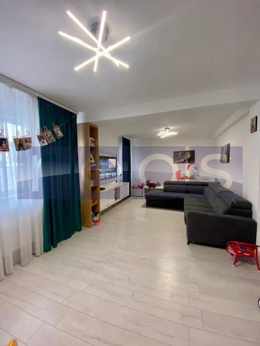 DE VANZARE DUPLEX 93MP PLUS CURTE 200 MP - Poză 1