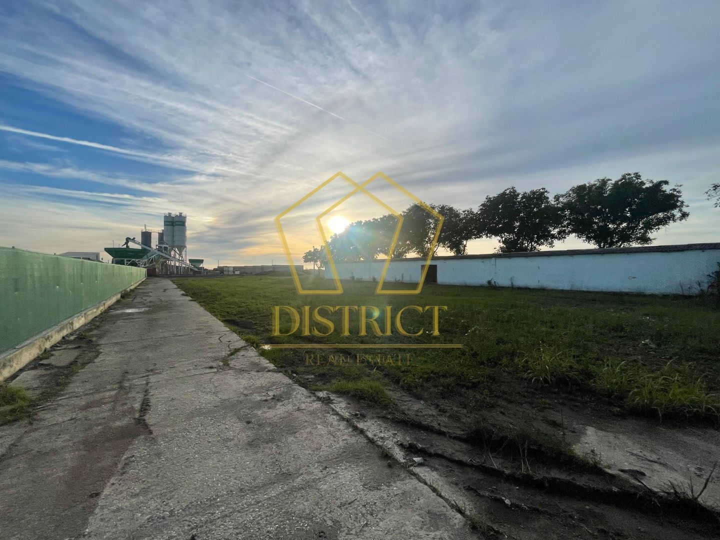 Teren de servicii si hale industriale | Giarmata - Poză 2