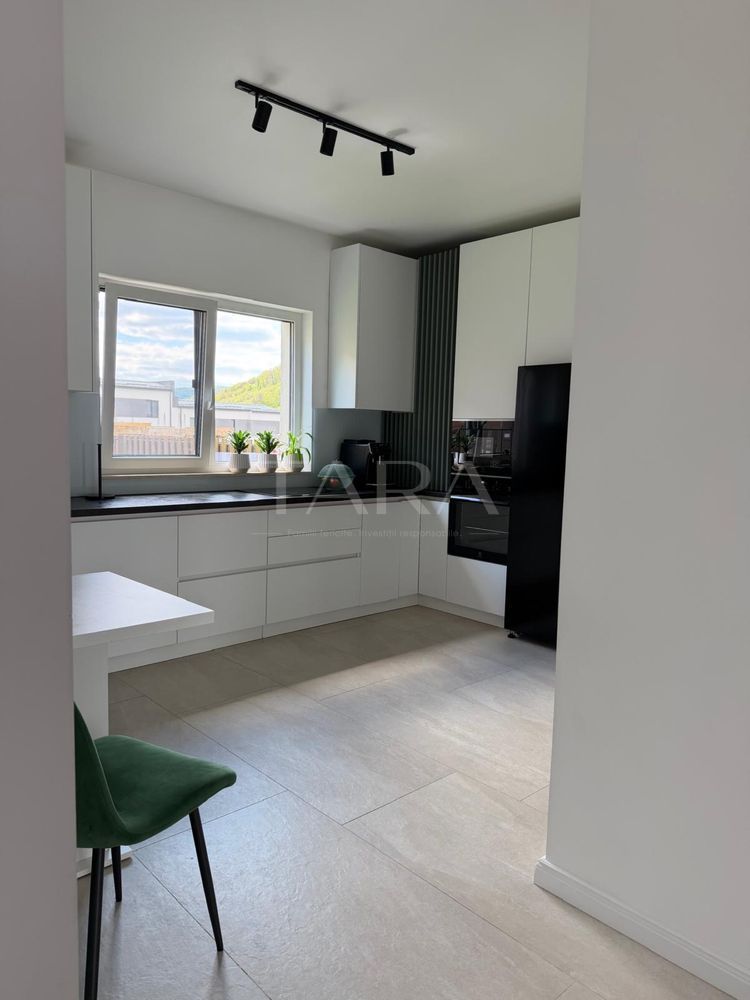 Duplex modern cu curte proprie, în zonă liniștită, aproape de pădure. - Poză 2