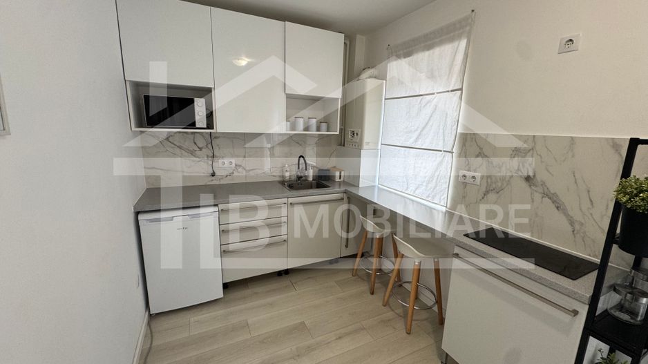 Apartament cu o camerea, 37mp, garaj , Zona Crinului Residence - Poză 4