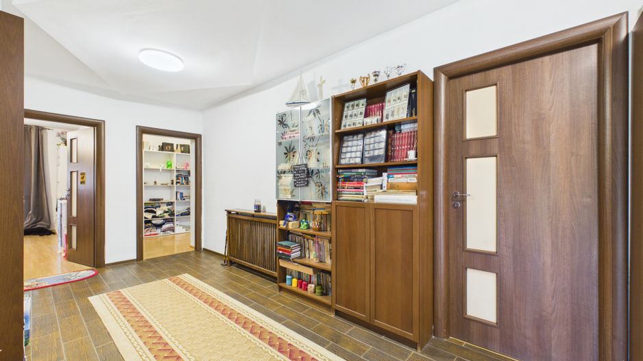 Vilă 10 camere + spațiu comercial | teren 1.300 mp | Otopeni 23 August - Poză 16