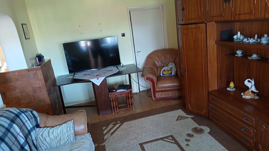 BRASADAS vinde ap 3 cam etaj 4. - Poză 2