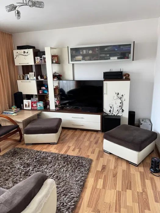 Zona Fartec, apartament mobilat si utilat, vedere pe două părți - Poză 2