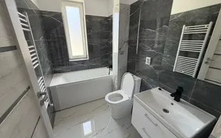 Disponibil imediat. Decomandat. TVA 21% inclus in pret - Poză 11