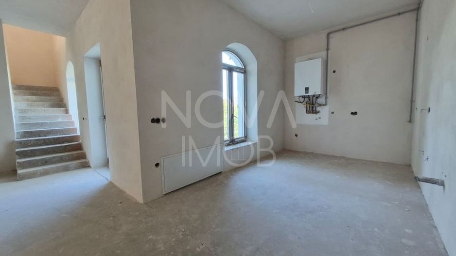 Casa generoasa cu 5 camere, 2 bai, dressing si parcare – Sura Mica - Poză 15