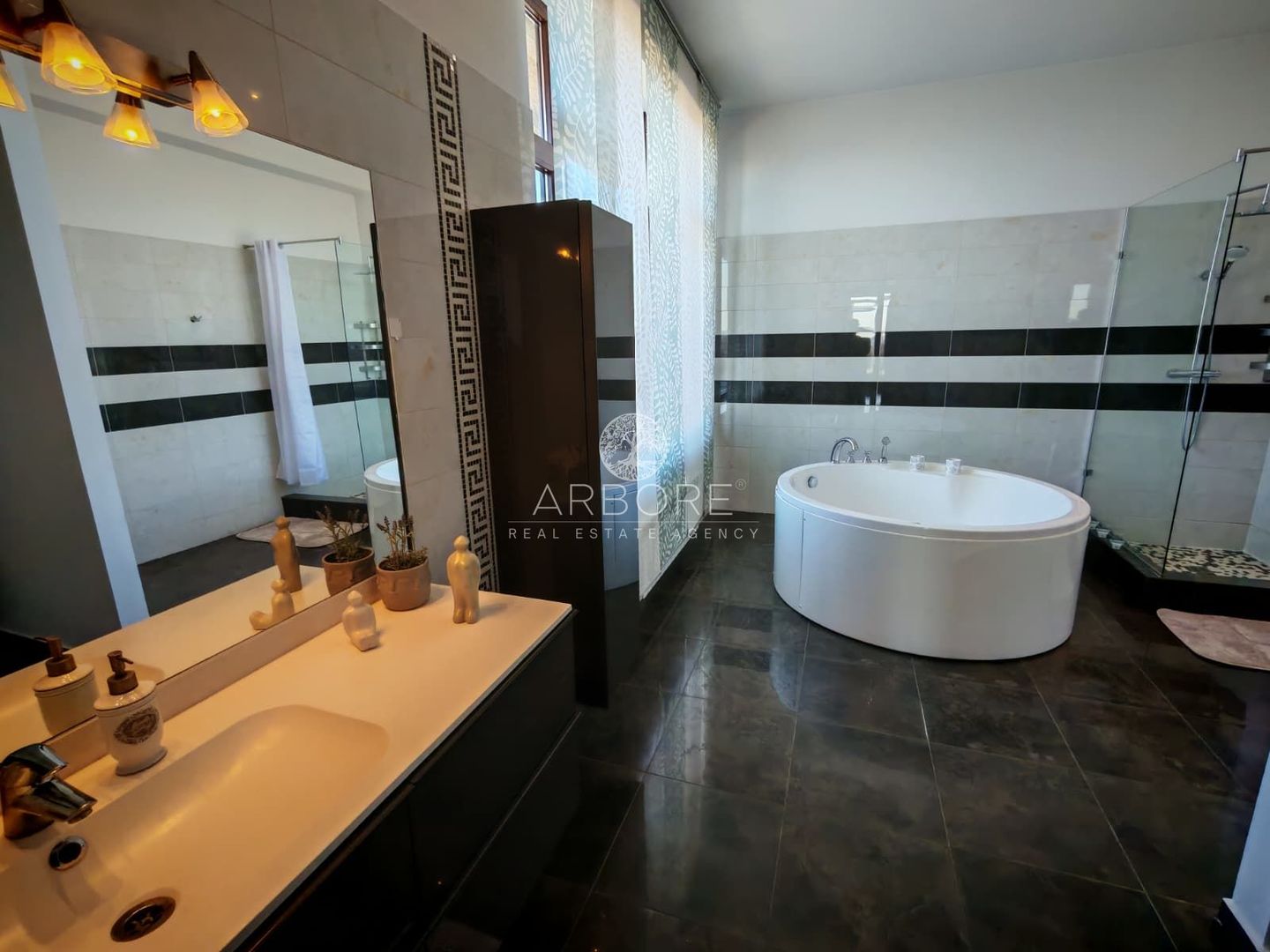 Penthouse 5 camere 250 mp lângă Ambasada SUA , zona Băneasa București - Poză 16
