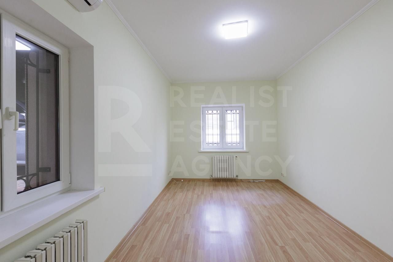 Chirie, casă, 2 nivele, 5 camere, str. Alexandru  Cosmescu, Centru - Poză 8