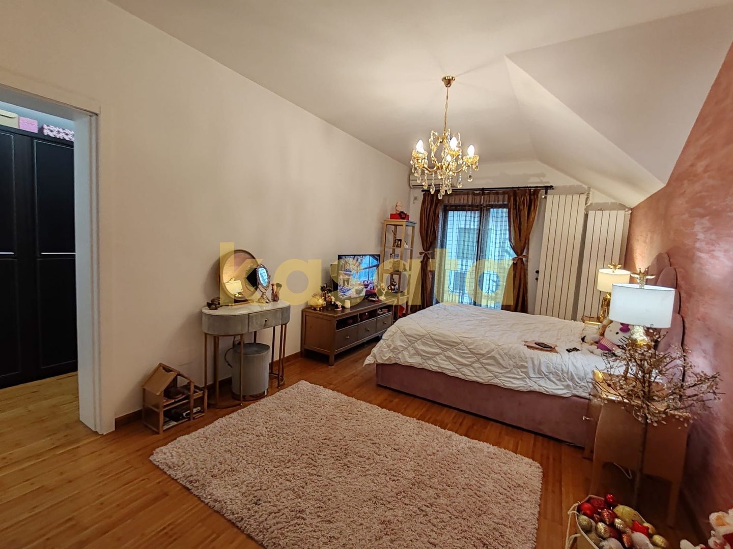 Vila care redefinește echilibrul între rafinament, spațiu și liniște - Poză 35