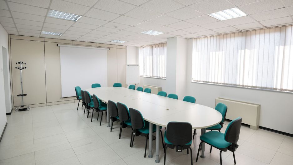 Cladire comerciala birouri Lugoj - Poză 2