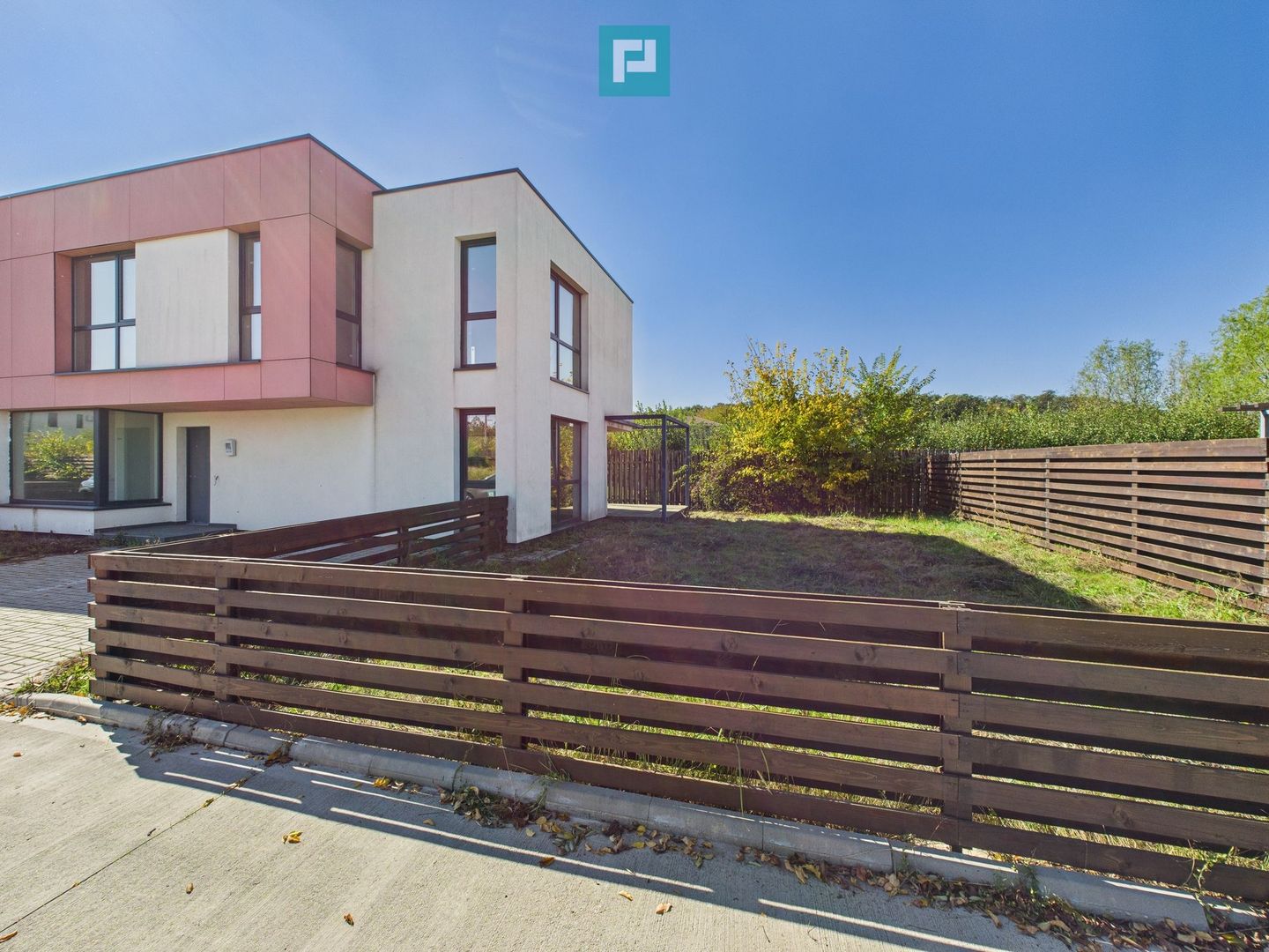 Casă modernă cu 3 dormitoare și curte spațioasă în Corbeanca - Poză 1