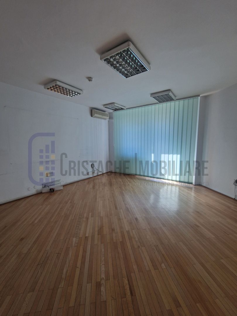 Birou 3 camere, decomandat, nemobilat, Națiunile Unite - Poză 4