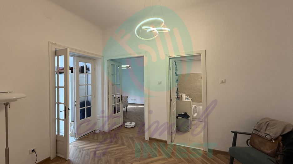 Apartament cochet vila edificata in perioada interbelica - Poză 6