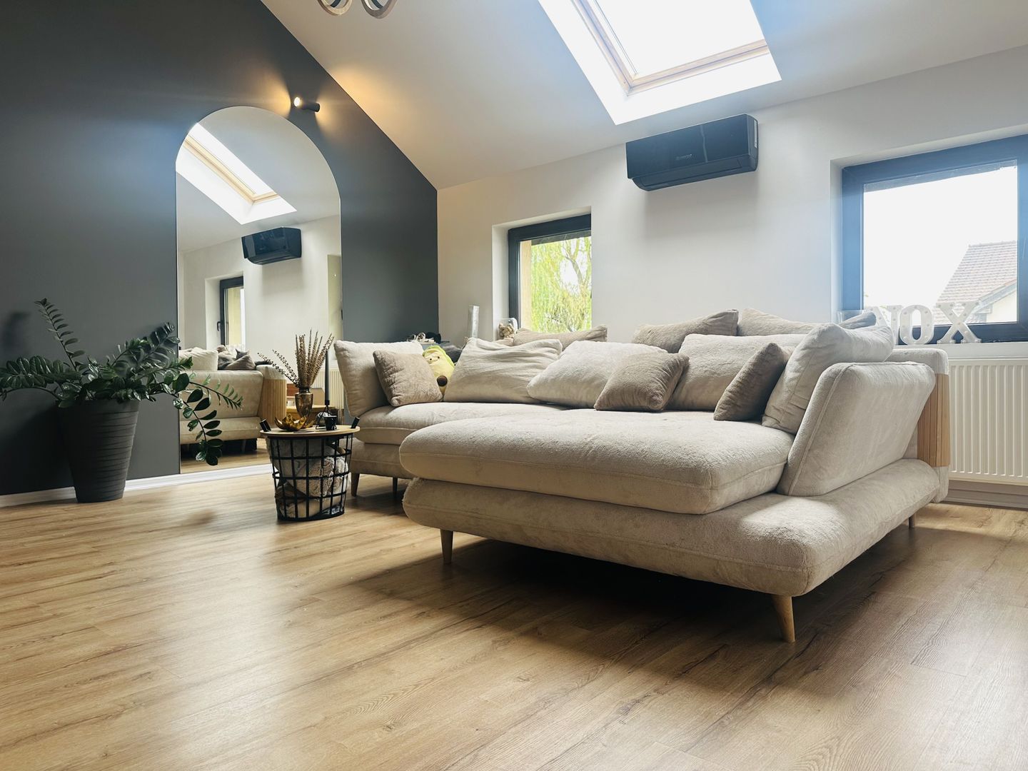 Apartament cu personalitate – 2 camere, 65 mp, tavan înalt 3,40 m | Dumbravita - Poză 5