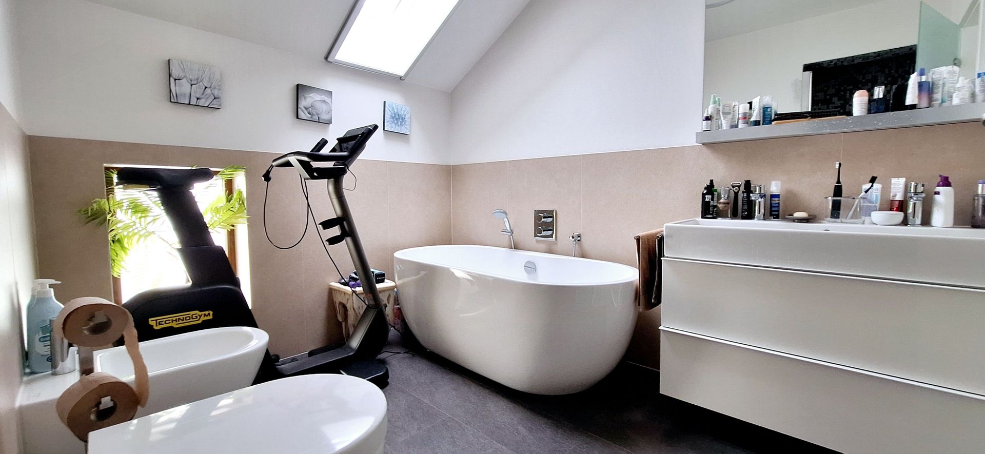 Casa eficienta energetic cu piscina in Giroc - Poză 32