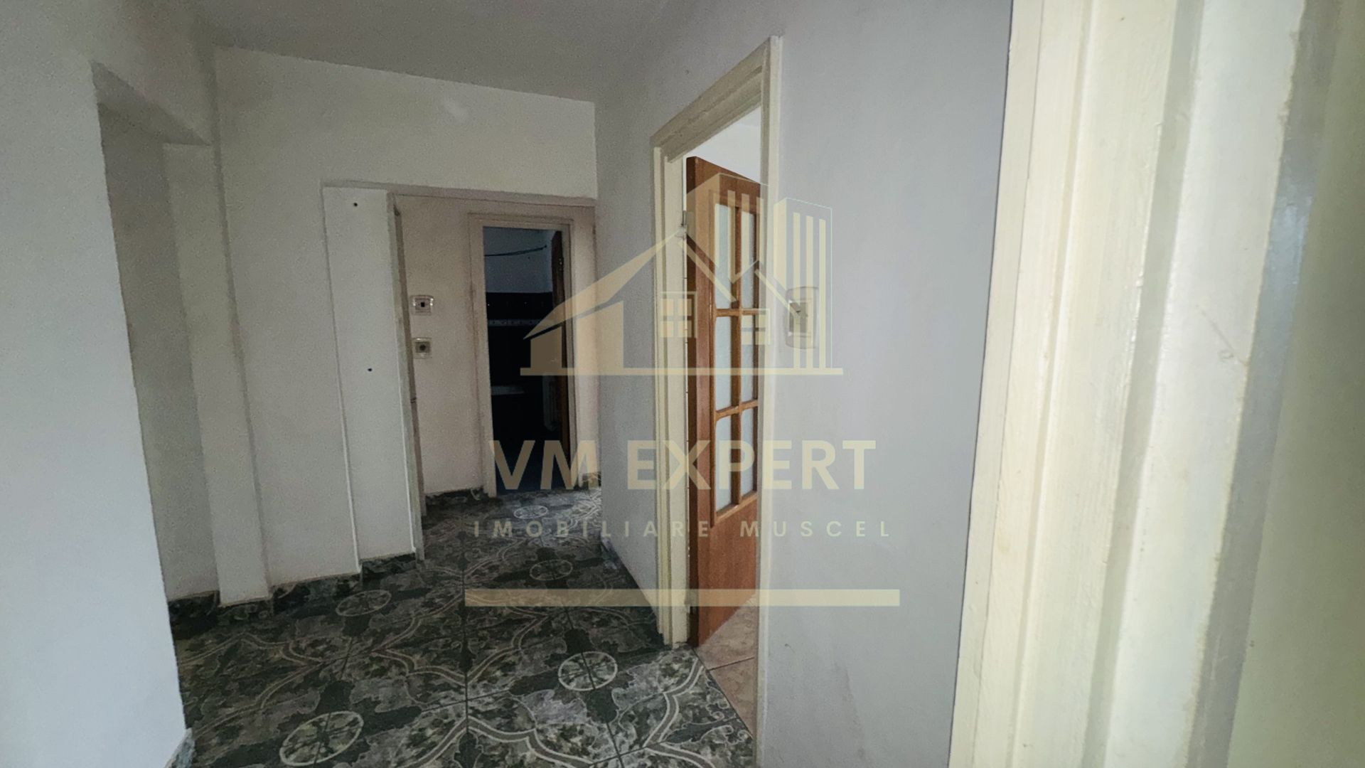 APARTAMENT 3 CAMERE ETAJ 3 CENTRU CAMPULUNG - Poză 17