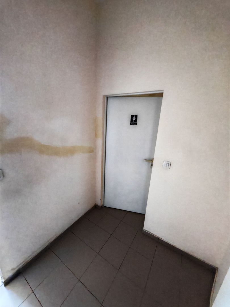 Birouri spatioase in cladire de birouri - Poză 7