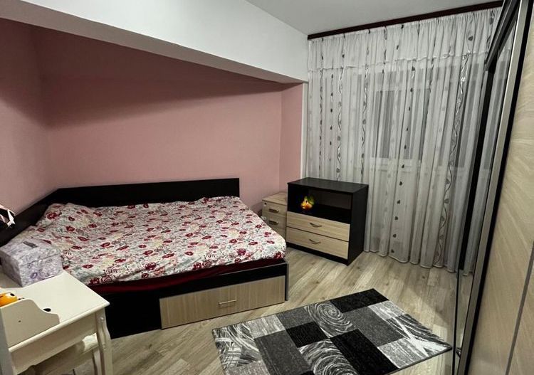 Vand apartament 4 camere - Poză 4