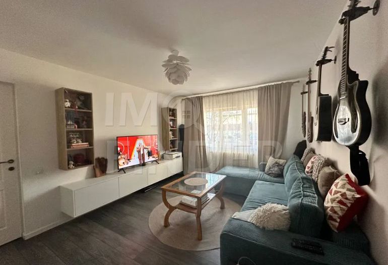 Apartament 3 camere zona Intre Lacuri - Poză 1