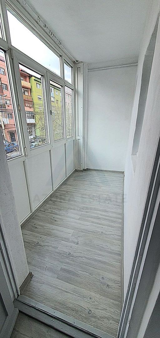 Apartament 2 camere etaj 1 balcon inchis pe Semaforului - Poză 5