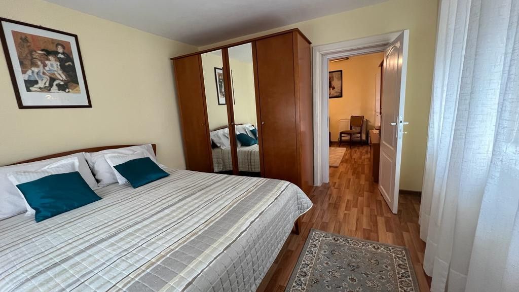 Dacia - Casa  4 camere, mobilată și utilată - Poză 4