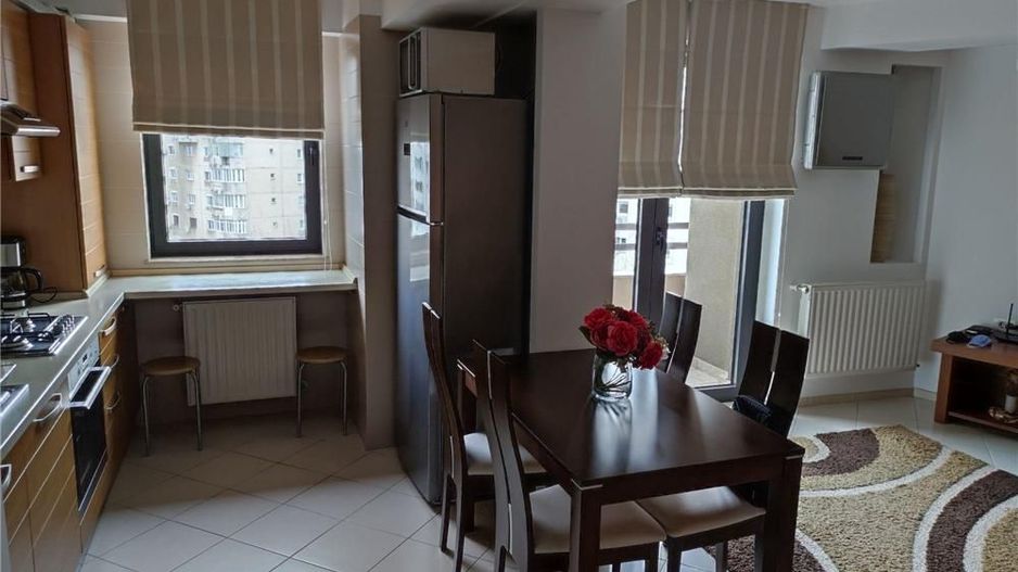Vanzare Apartament 3 Camere Decebal bloc din 2009 - Poză 3